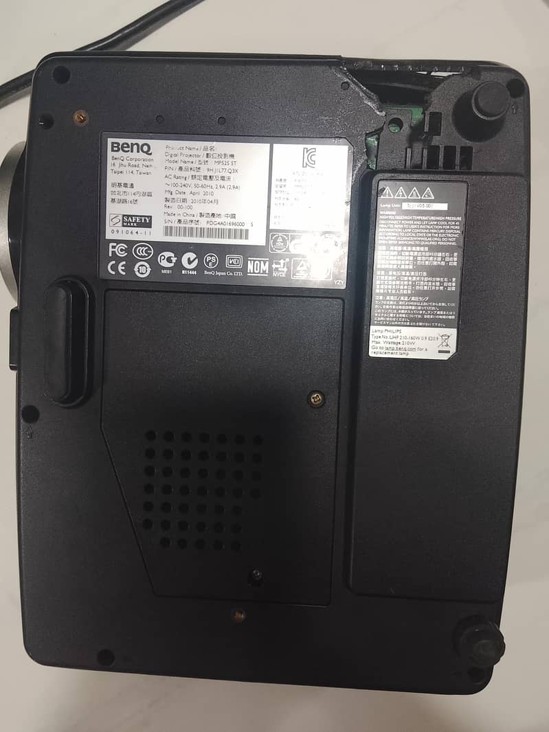 Multimedia Projector 5