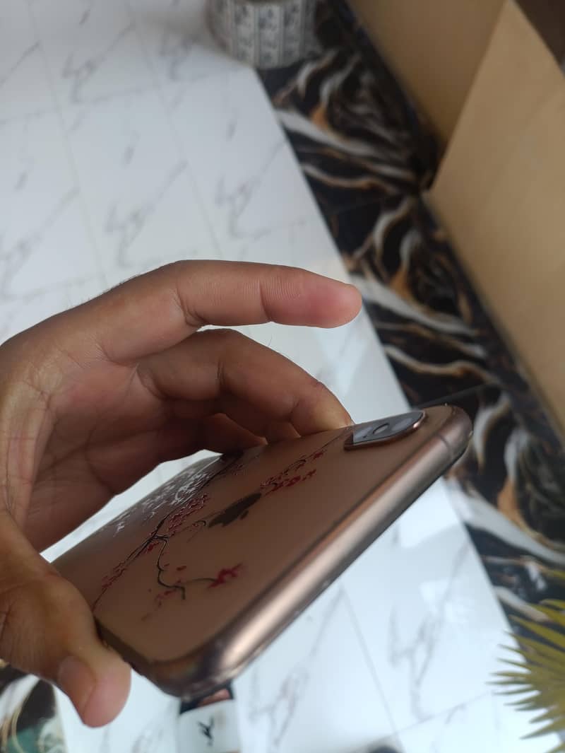 Apple iPhone XS Max 2