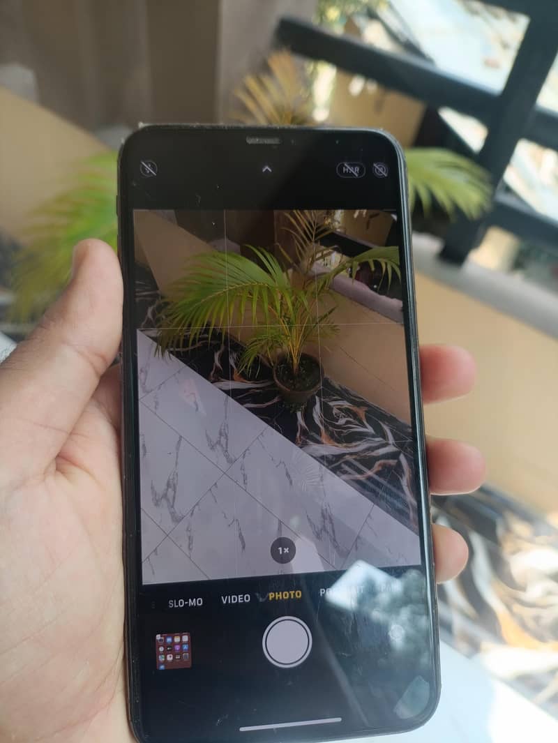 Apple iPhone XS Max 3