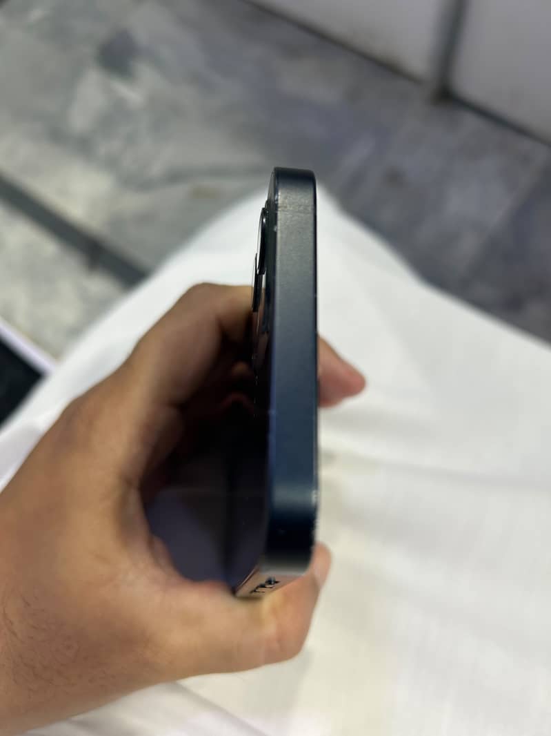 iPhone 12 7