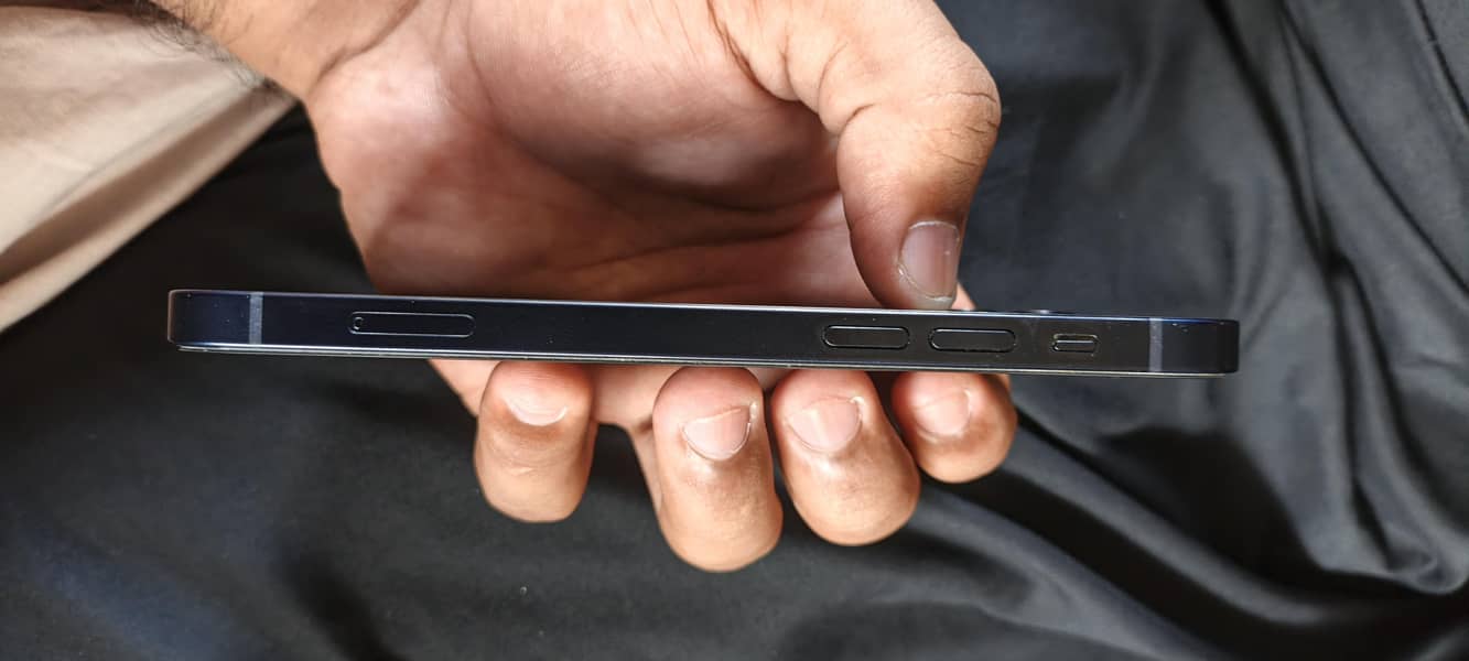 Apple iPhone 12 2