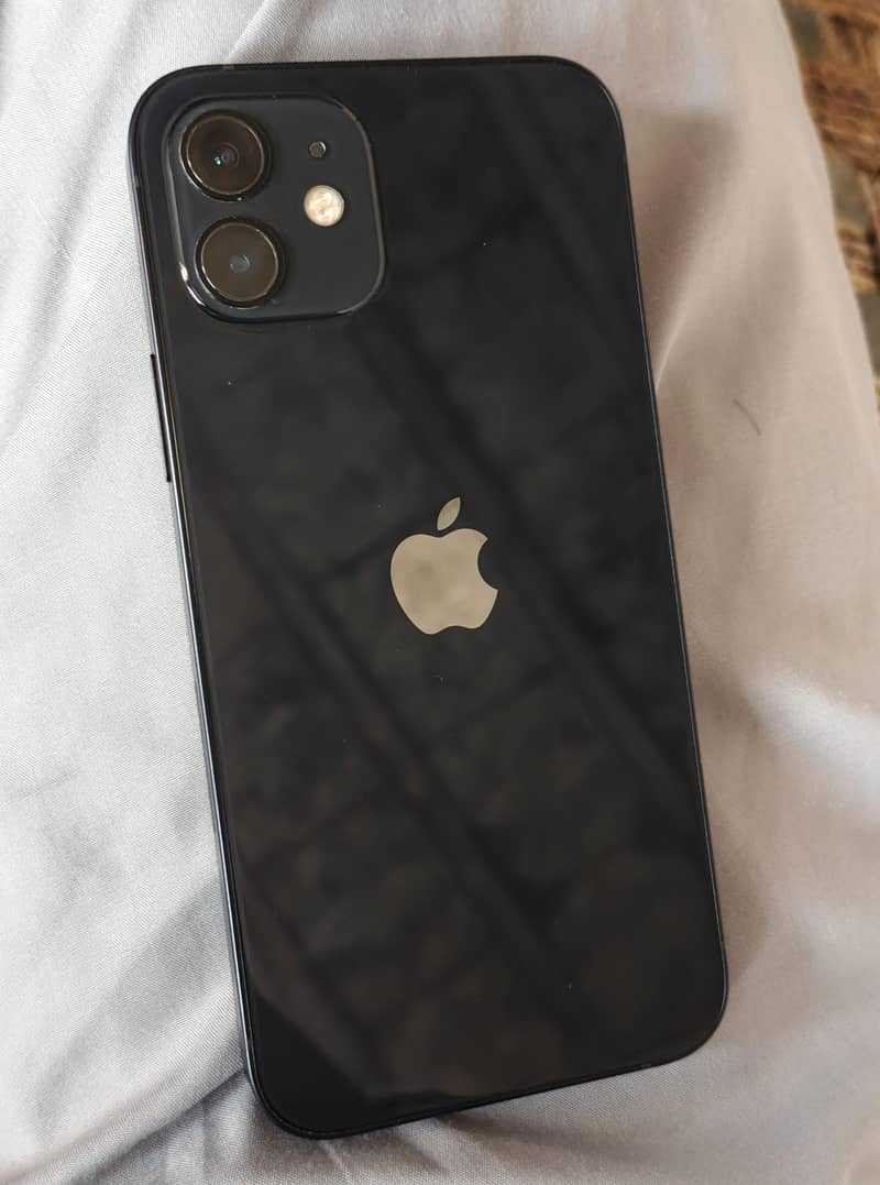 Apple iPhone 12 4