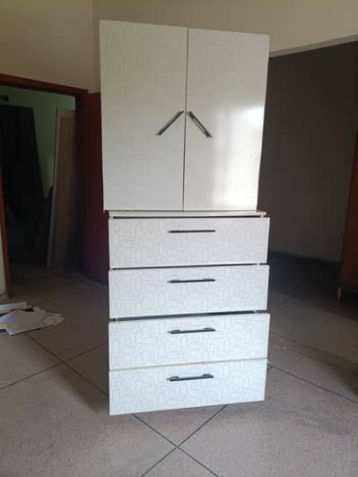 kids wardrobe good condition