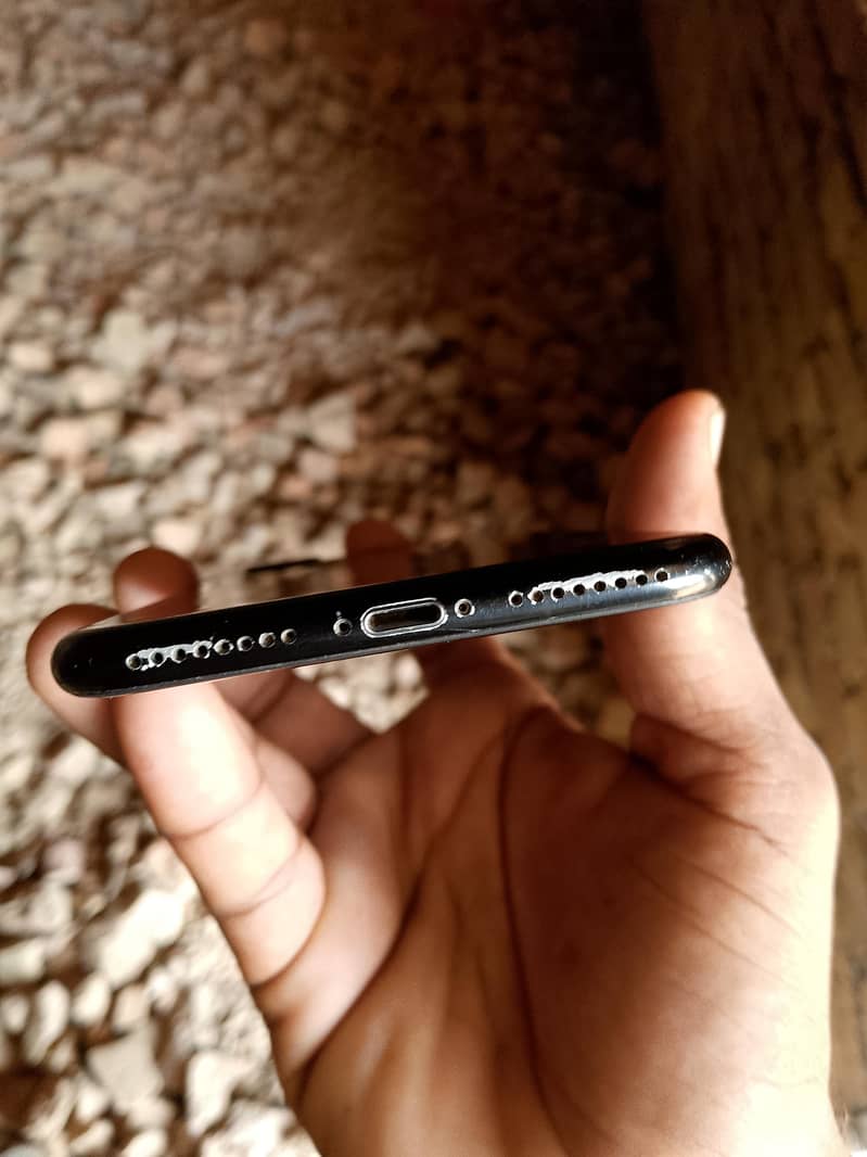Apple iPhone 7 Plus 2