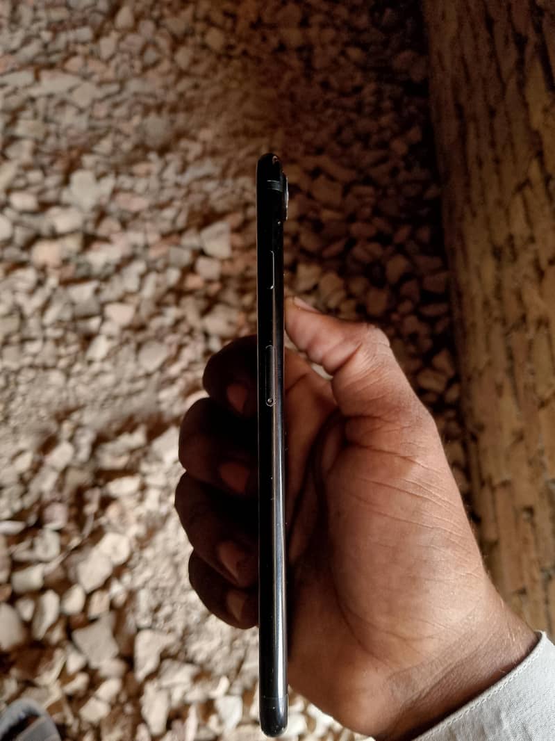 Apple iPhone 7 Plus 3