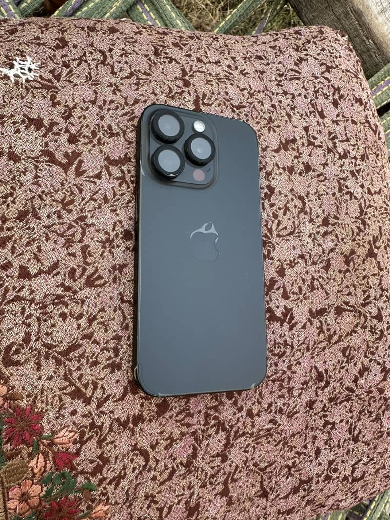 Apple iPhone 15 Pro 0