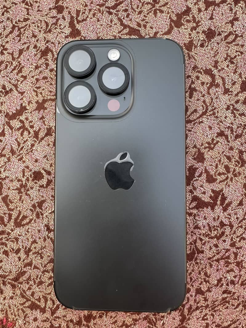 Apple iPhone 15 Pro 4