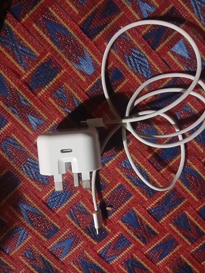 Apple iPhone 16 Pro Max 4