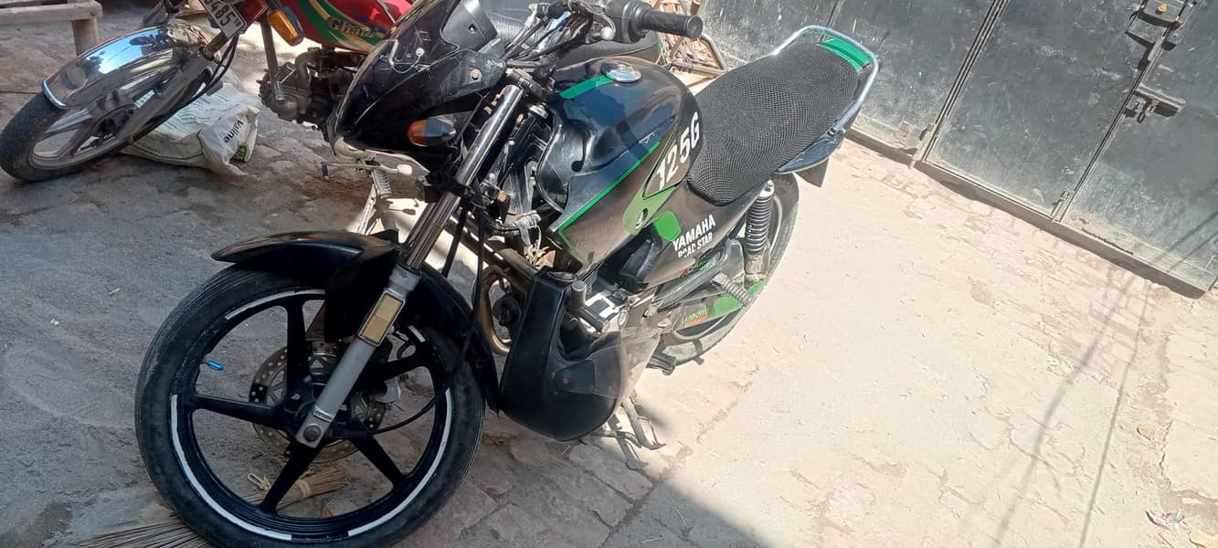 YBR-125 0