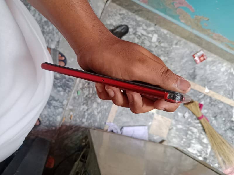 Apple iPhone 8 Plus 3