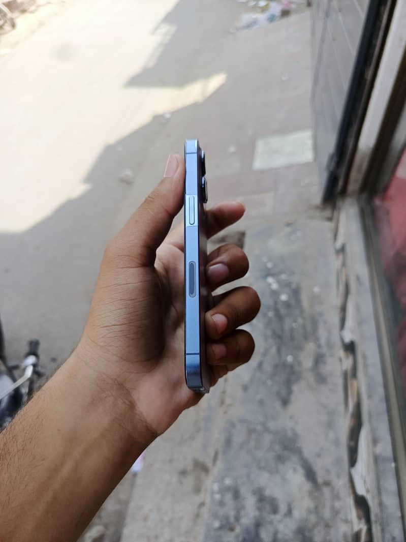 Apple iPhone 13 Pro 1