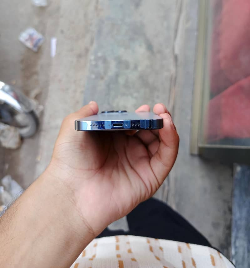 Apple iPhone 13 Pro 2
