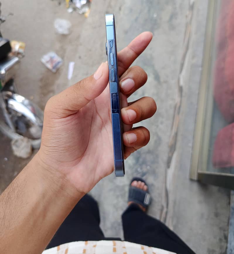 Apple iPhone 13 Pro 3