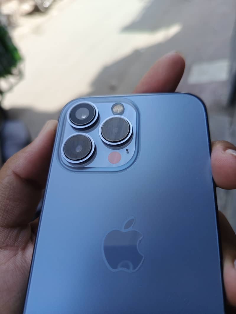 Apple iPhone 13 Pro 4