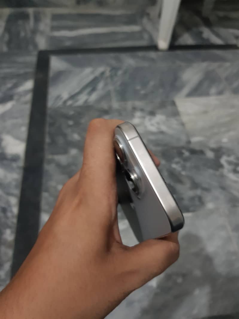 Apple iPhone 15 Pro 1