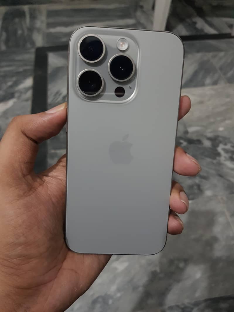 Apple iPhone 15 Pro 3