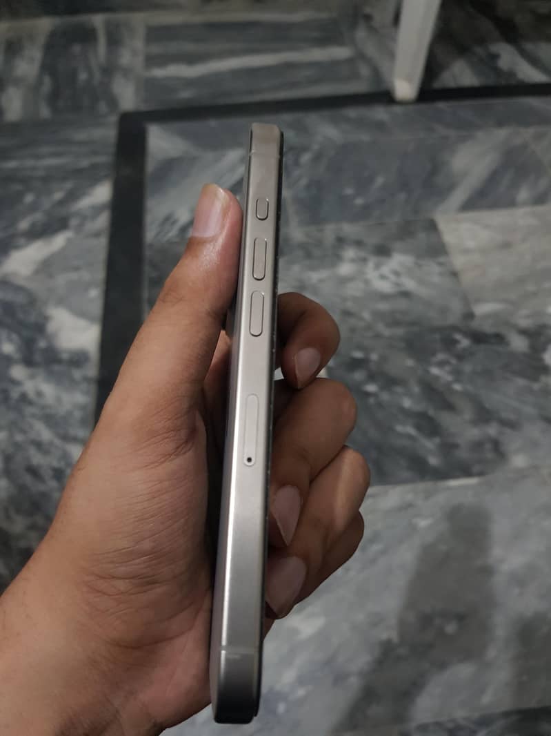 Apple iPhone 15 Pro 5