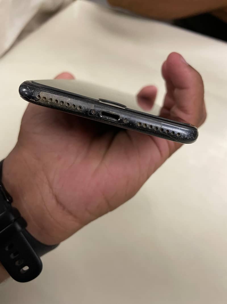 Apple iPhone 7 Plus 6