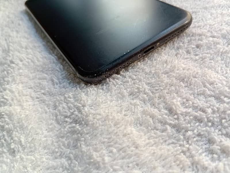 Apple iPhone 7 Plus 1