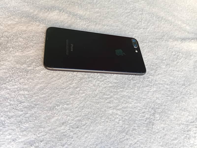 Apple iPhone 7 Plus 3