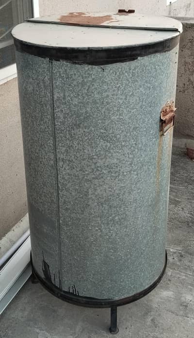 Grain Storage Drum (Porola) with stand