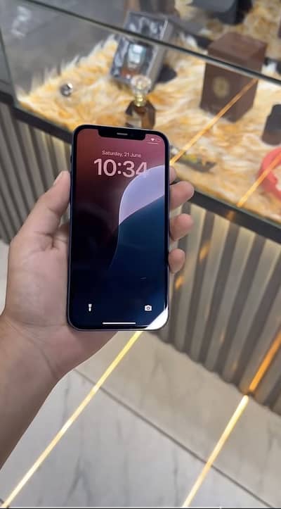 Apple iPhone 12