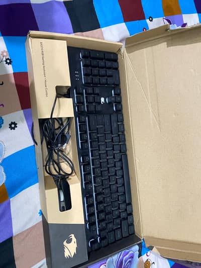 keyboard mouse with headphone