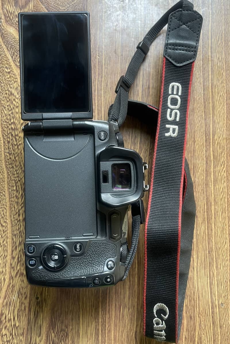 Canon EOSR 2