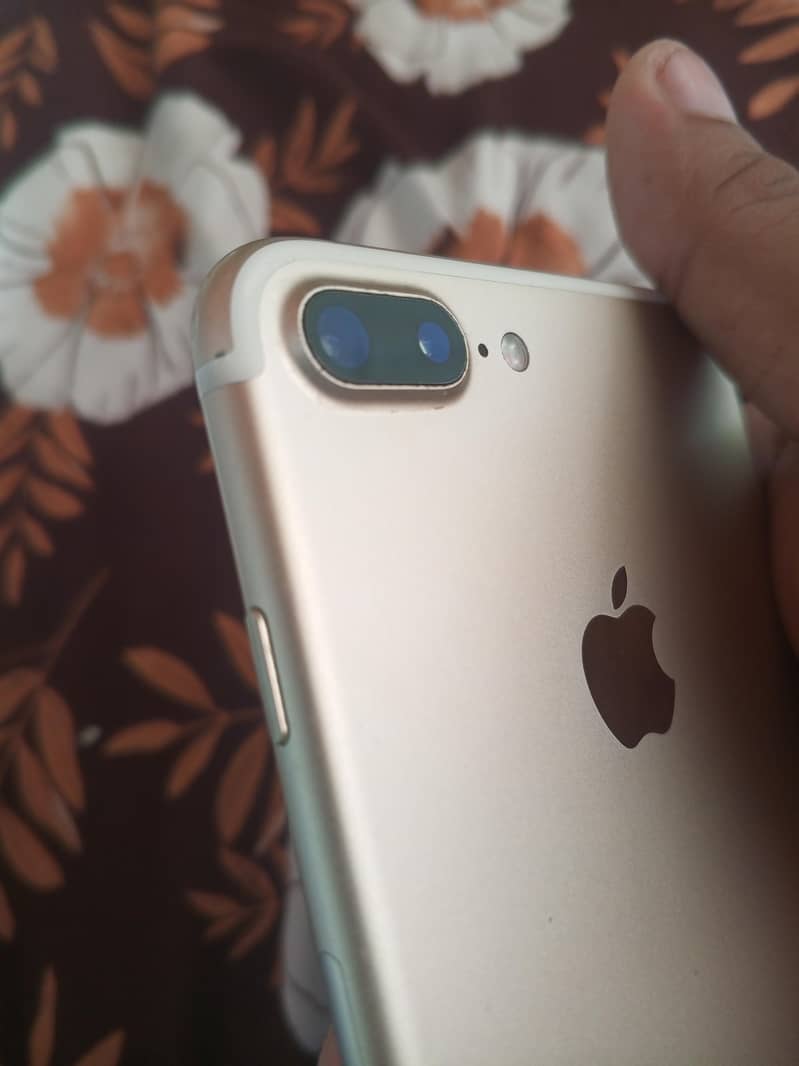 Apple iPhone 7 Plus 1