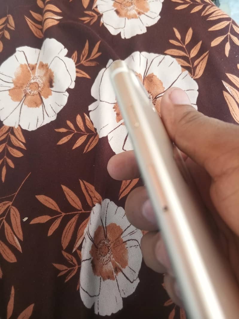 Apple iPhone 7 Plus 4