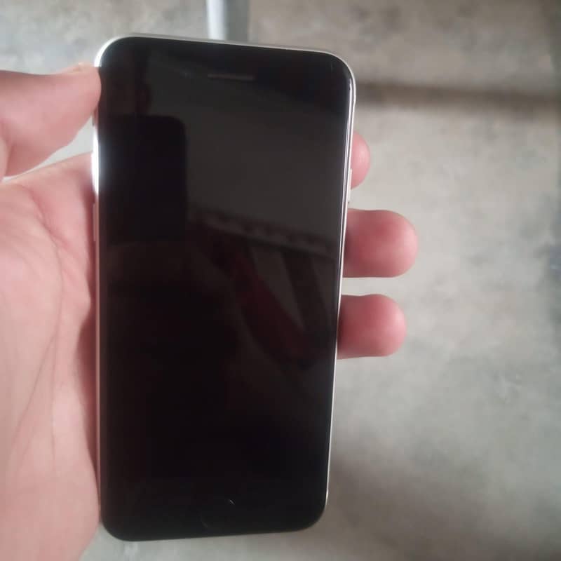 Apple iPhone SE 0