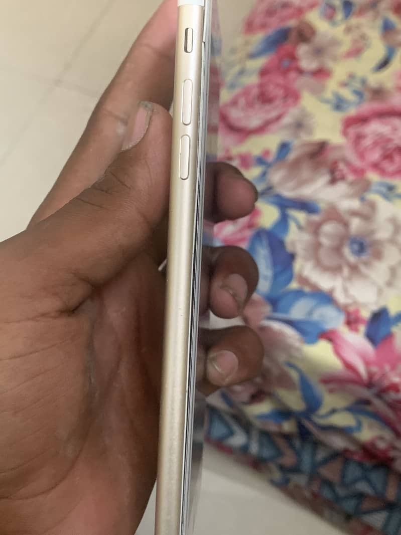 Apple iPhone 7 Plus 2