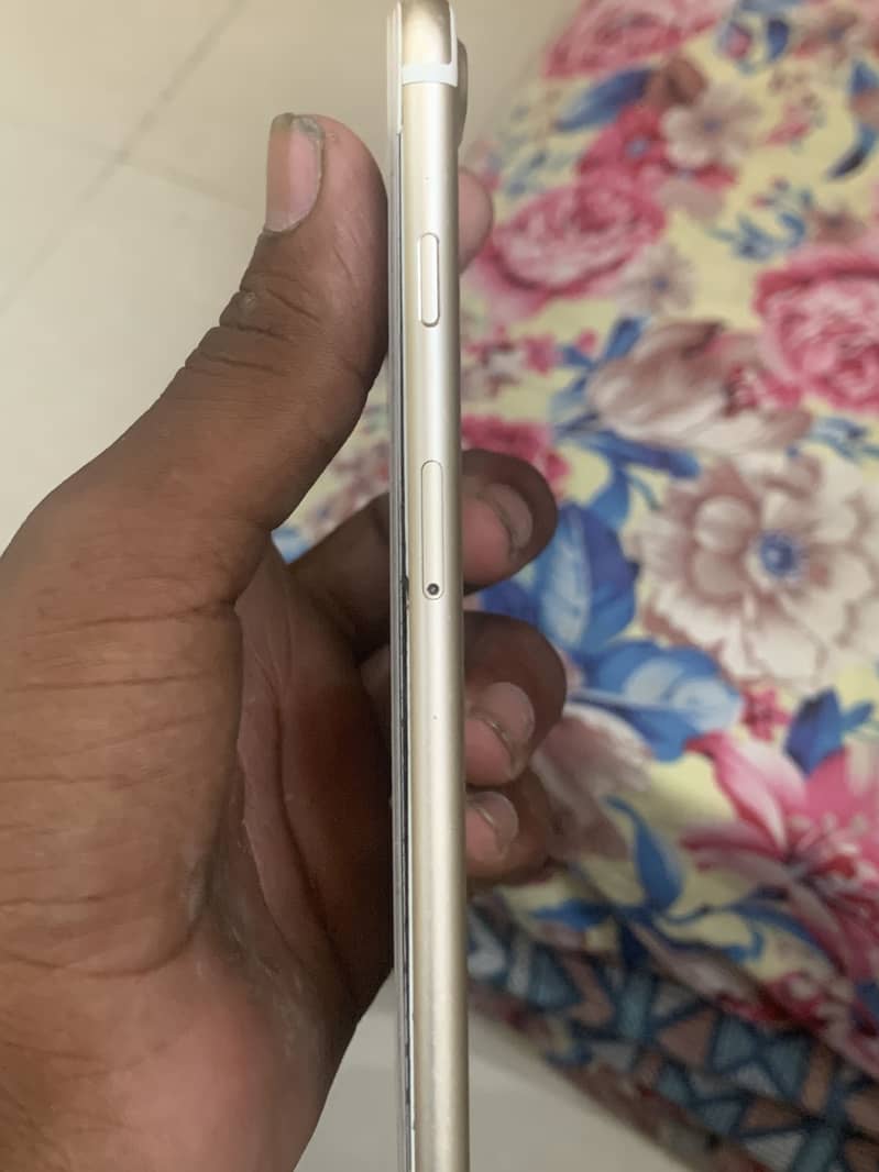 Apple iPhone 7 Plus 3