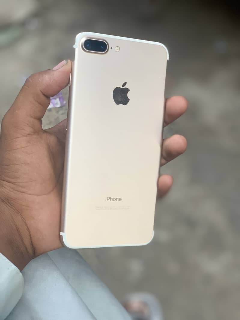Apple iPhone 7 Plus 5