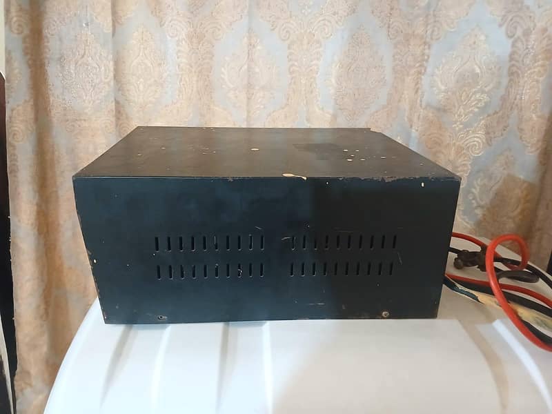 UPS b 1