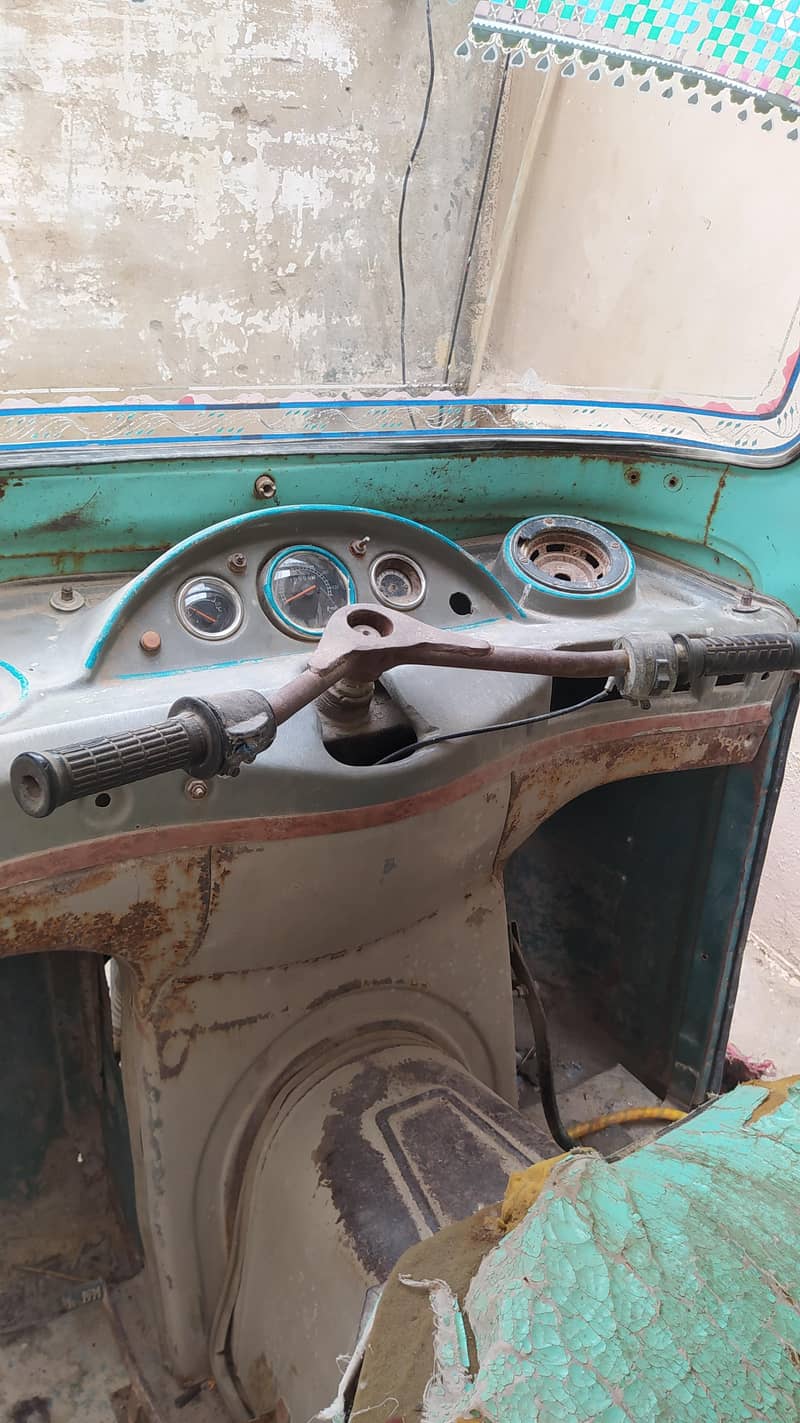 UNIQUE AUTO RIKSHAW 2012 MODEL 4