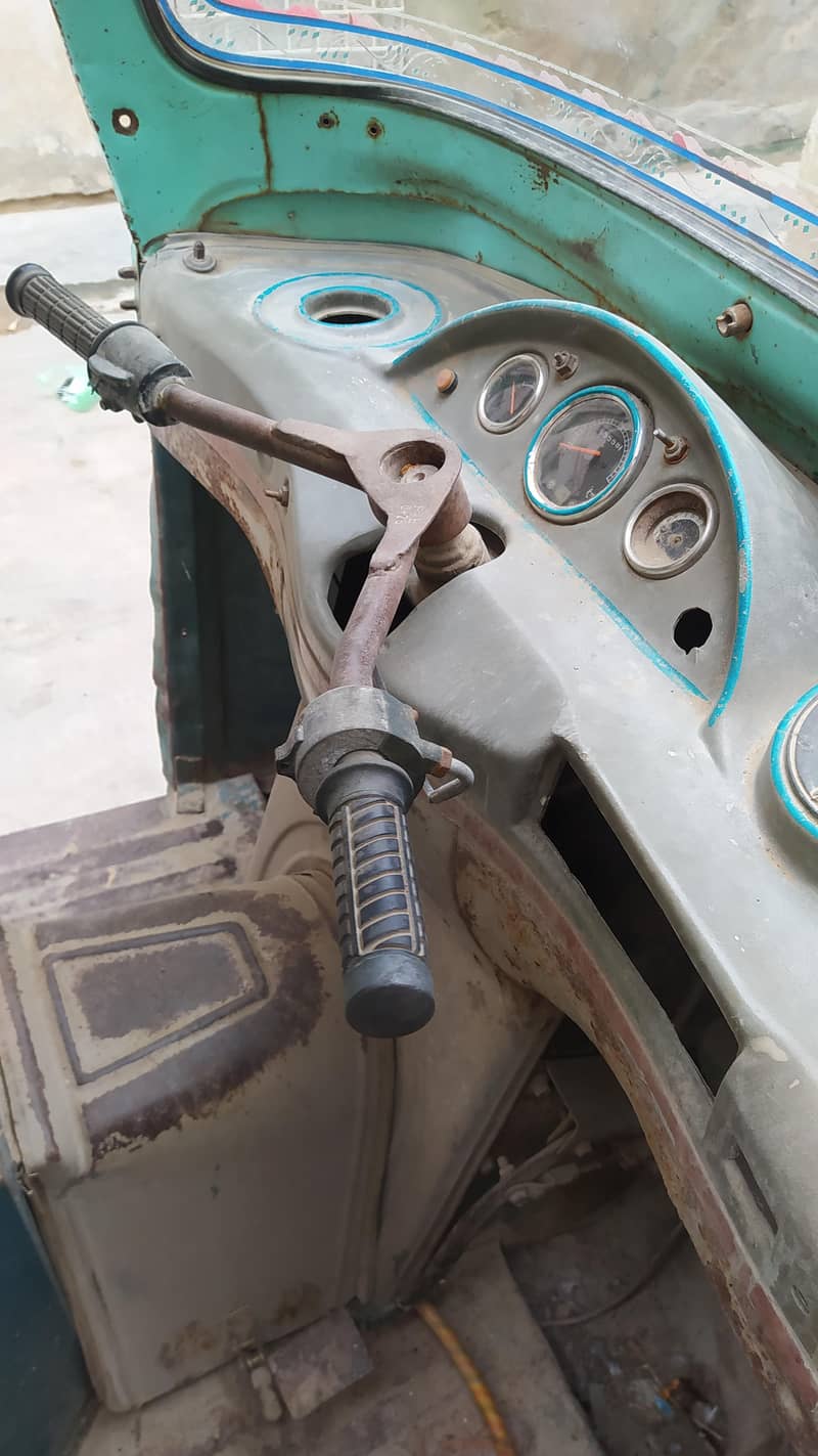 UNIQUE AUTO RIKSHAW 2012 MODEL 11