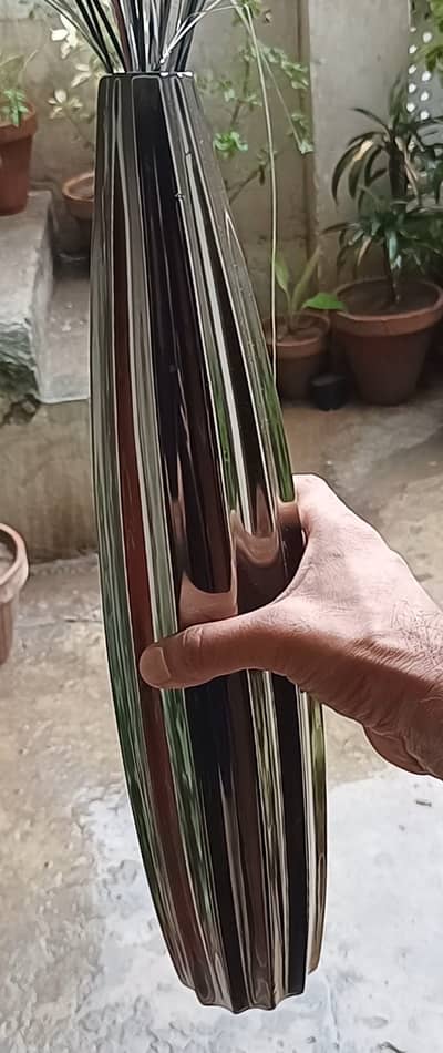 Vases and Other Home Decore Items ( Detail WhatsApp)