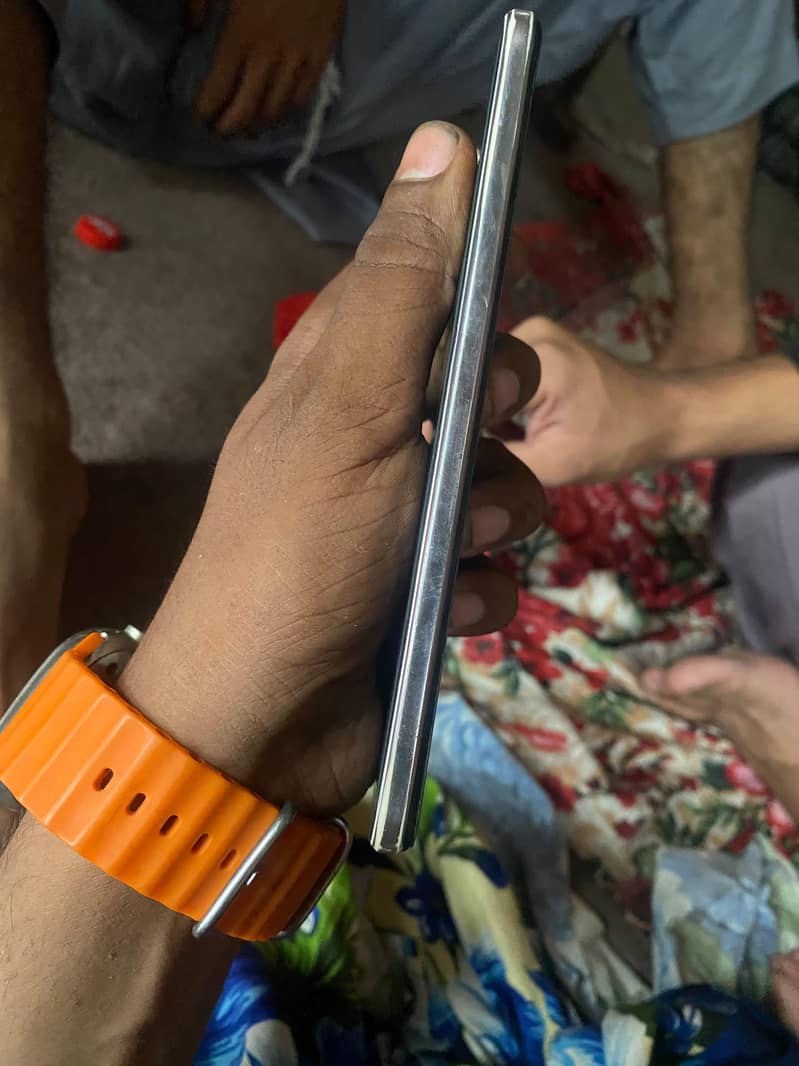 Vivo V21 3
