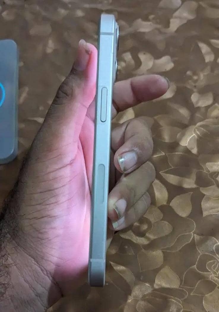 Apple iPhone 13 2