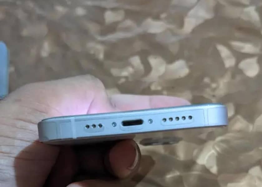 Apple iPhone 13 3