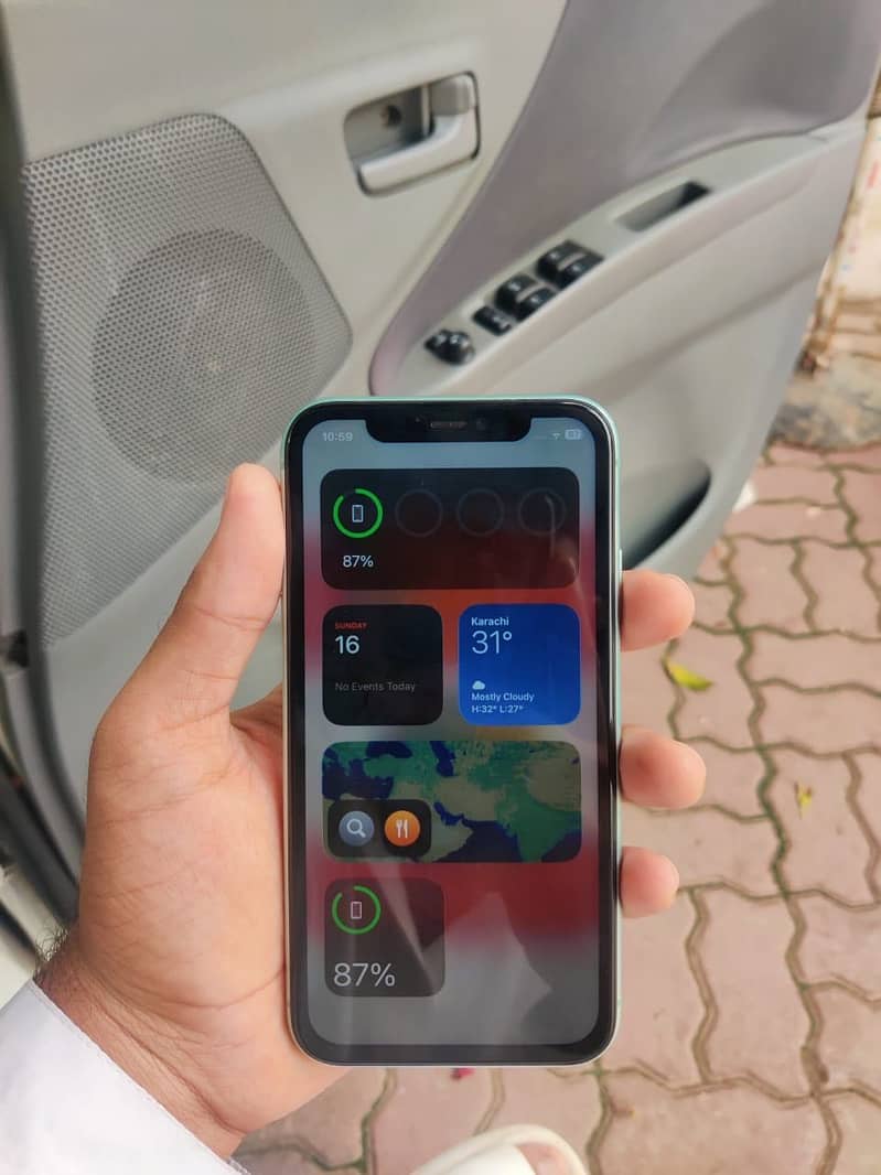 Apple iPhone 11 0