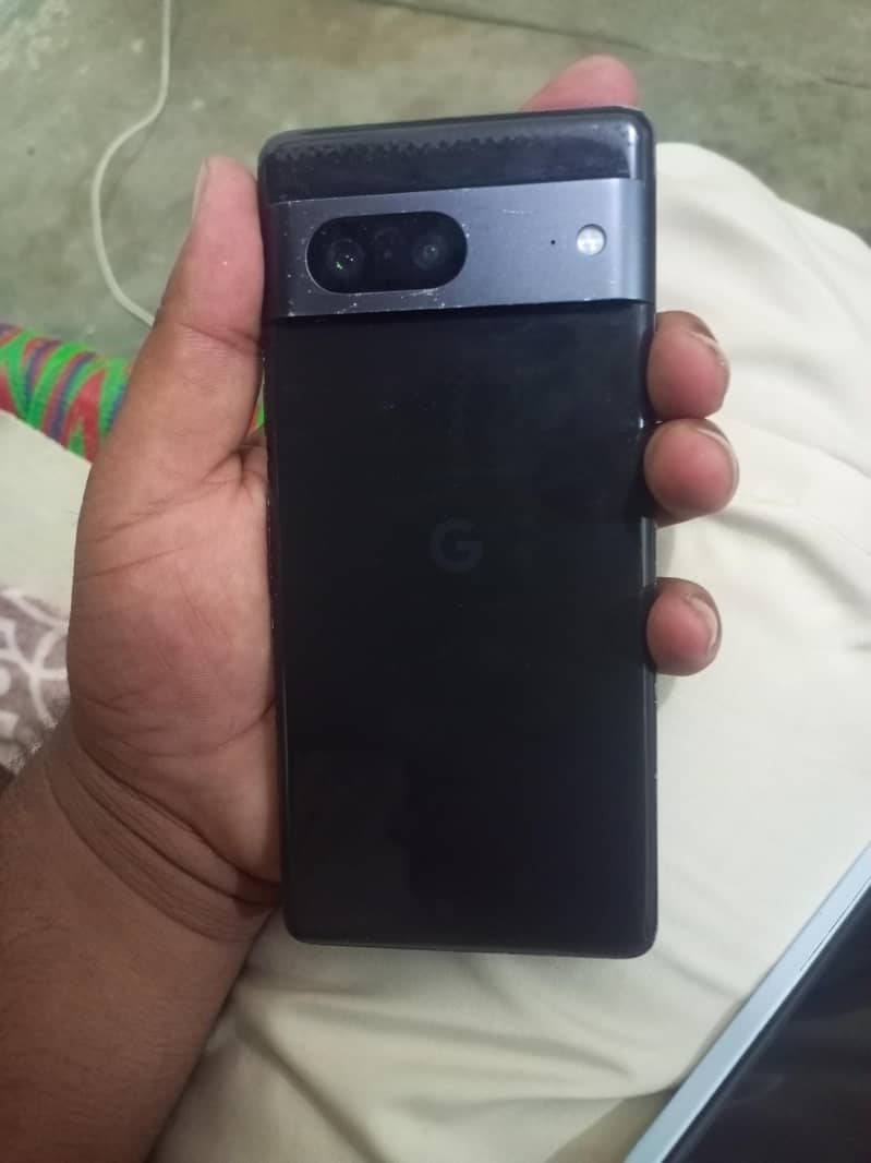 Google Pixel 7. . . panel damage 3