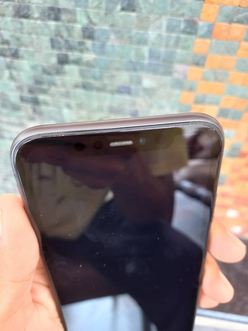 appla iPhone 11 5
