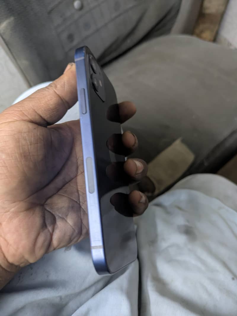Apple iPhone 12 1