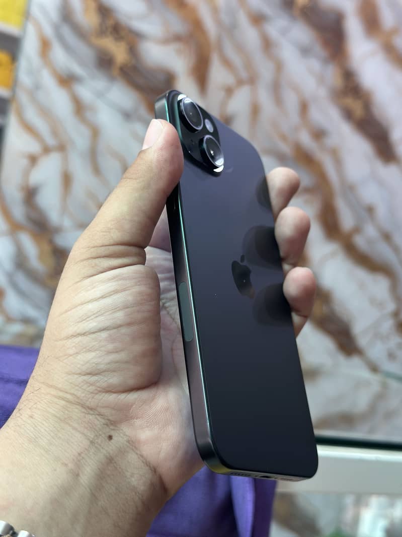 Apple iPhone 15 plus 3