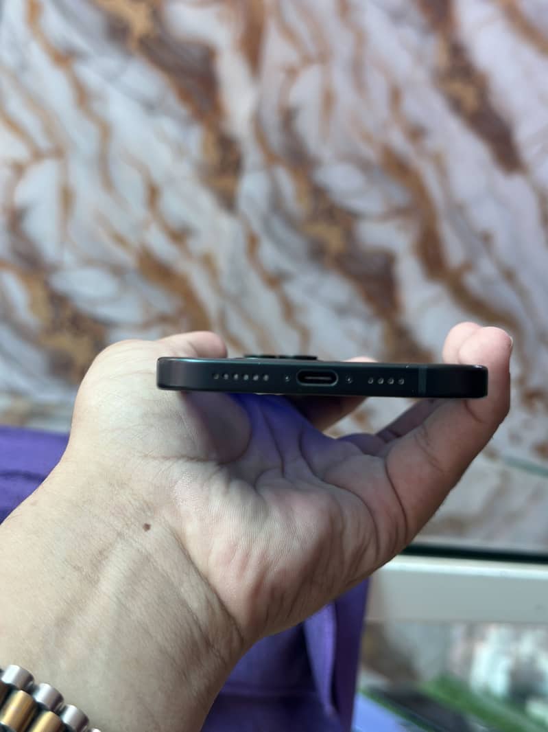 Apple iPhone 15 plus 4
