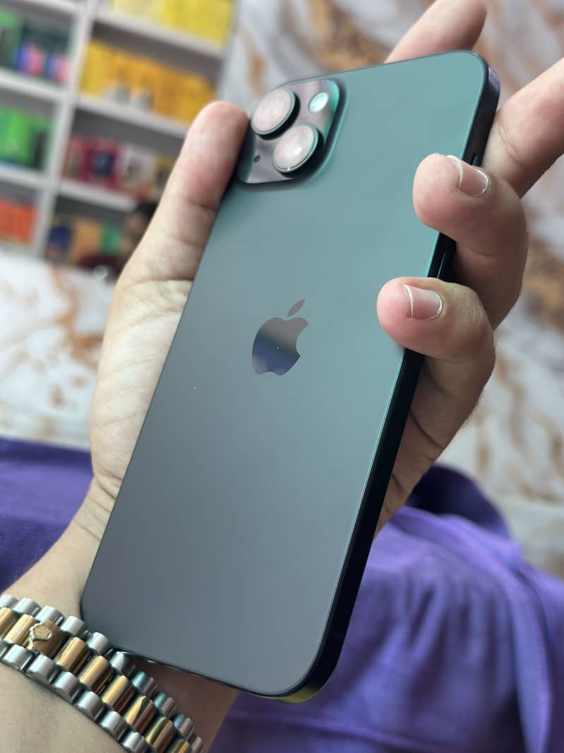 Apple iPhone 15 plus 8