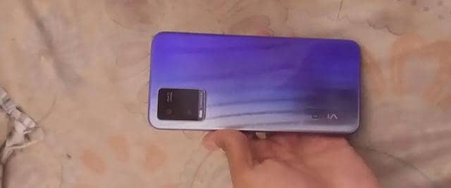 Vivo Y21 1 day plus  timing box charger Sath exchange possible