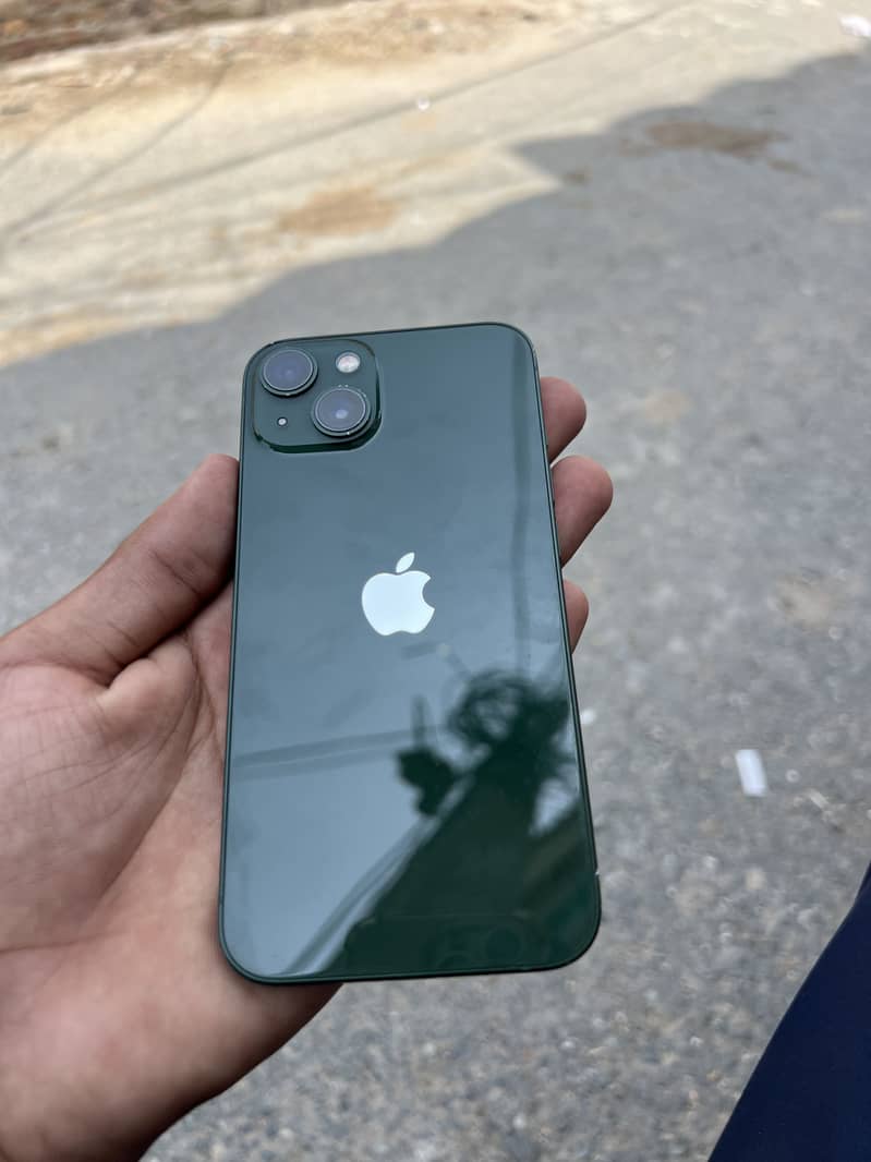 Apple iPhone 13 4